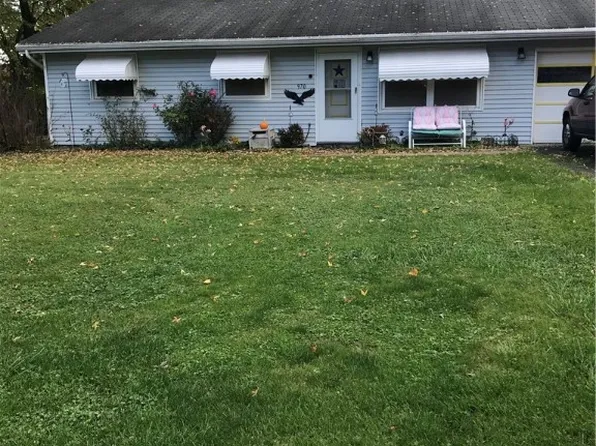 970 Biscayne Dr, Hermitage, PA 16148