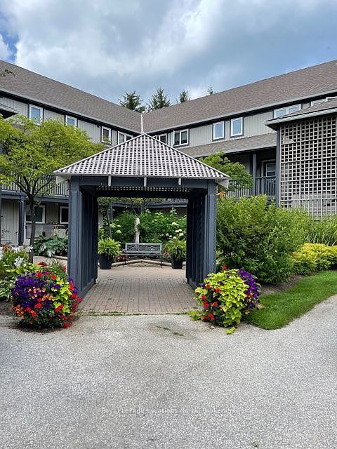 1st image of 793 Johnston Park Ave E
