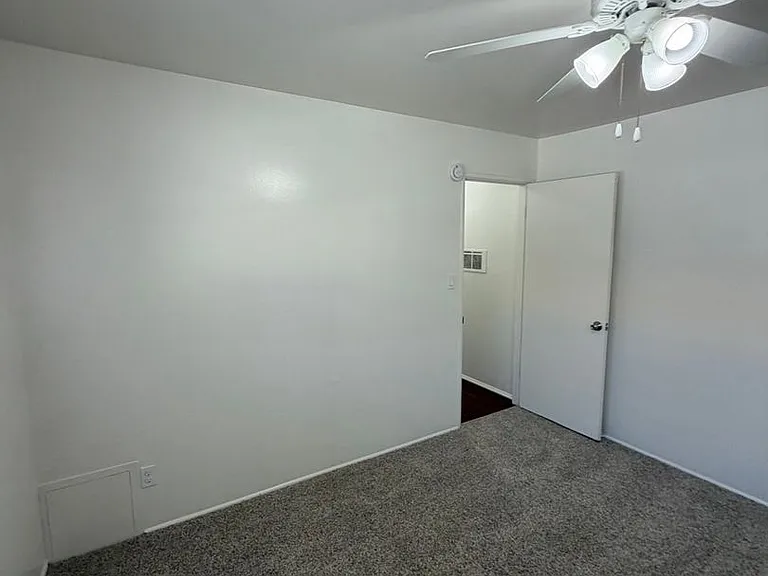 Spacious 2-bedroom apartment for rent — Photo 8