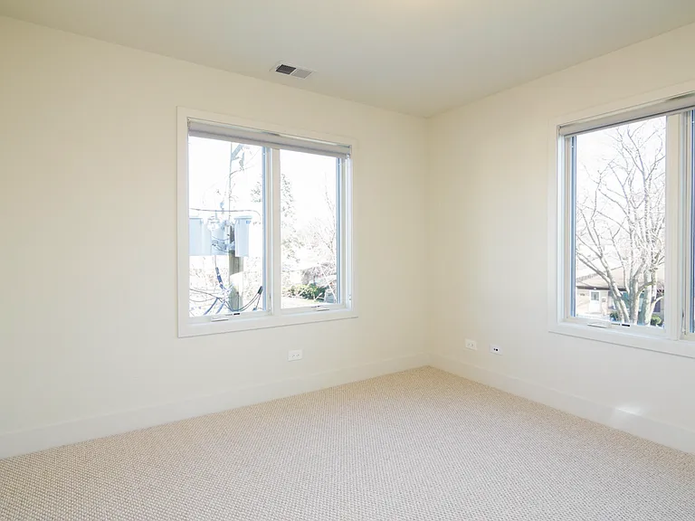 Vine Place Apartments — Photo 19