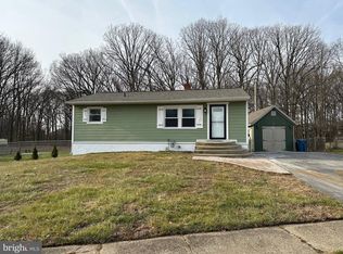 2 Holden Dr, New Castle, DE 19720