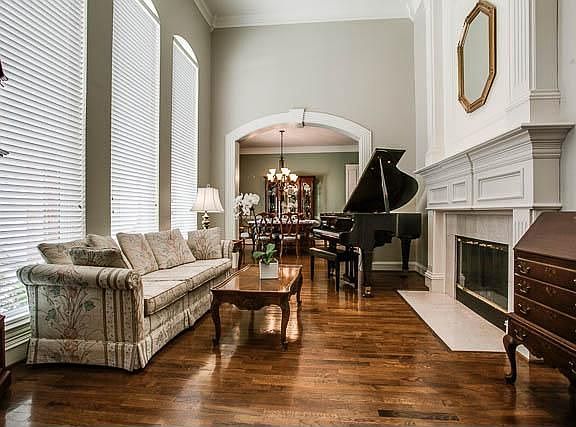 4th image of 6408 Willow Creek Dr