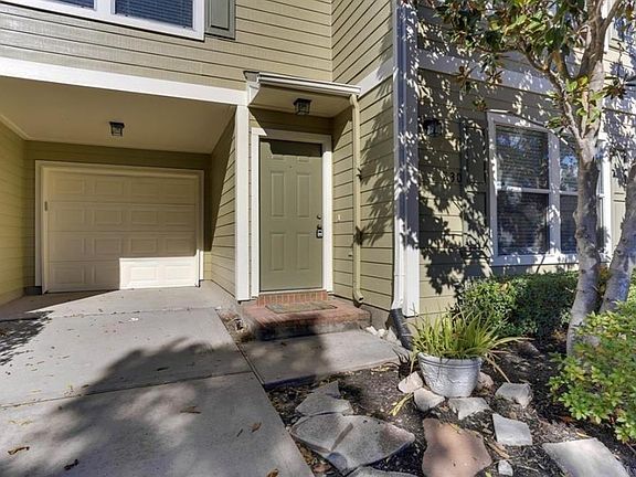 3rd image of 730 Redwing Place Dr