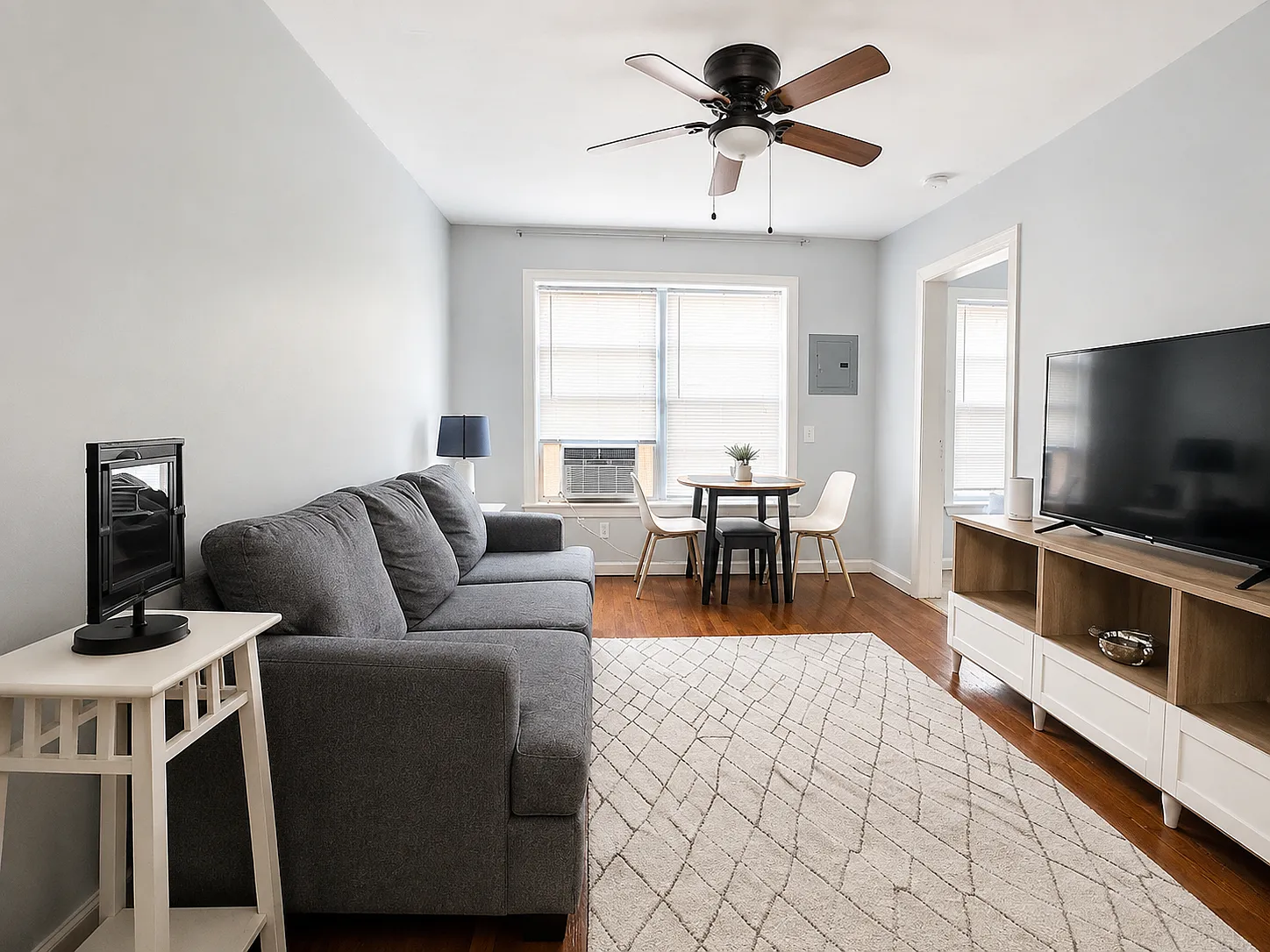 4302 Polk - Unit 8 — Photo 1