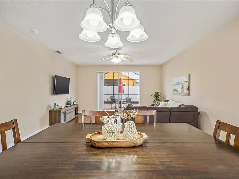 422 Graystone Blvd — Photo 14