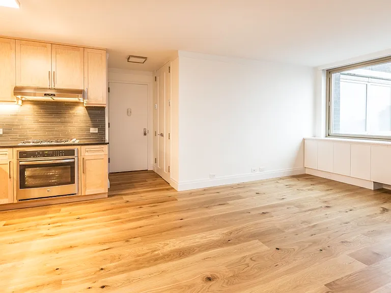 201 E 86th St #5G — Photo 3