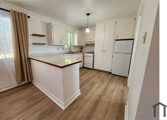 5272 Concord Blvd — Photo 13