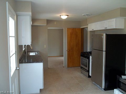 4th image of 20271 Delaware Dr