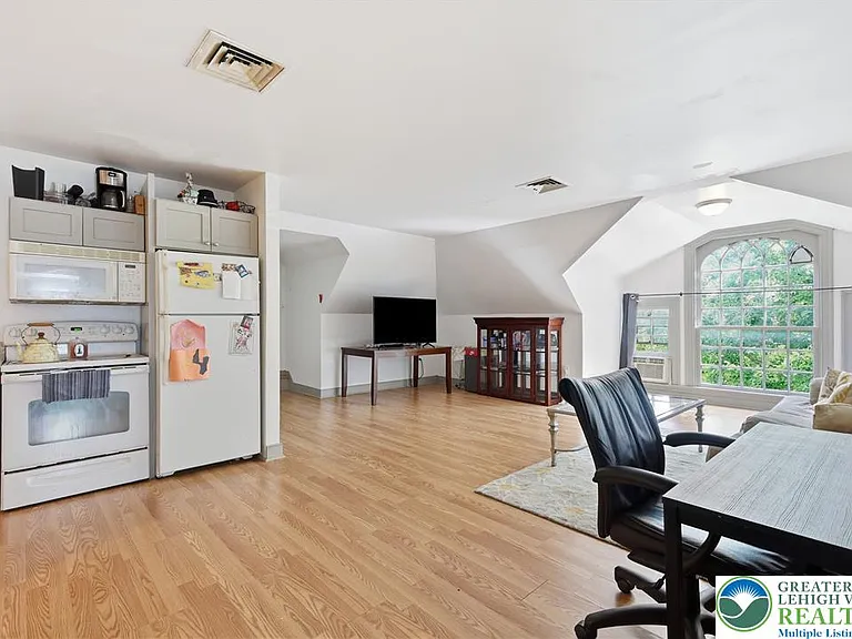 202 N 17th St #D — Photo 7