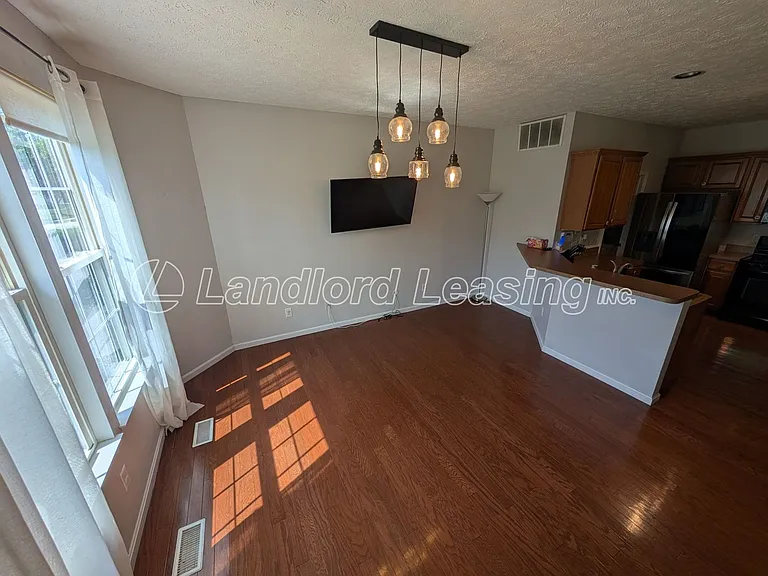 33317 Fairport Dr — Photo 4