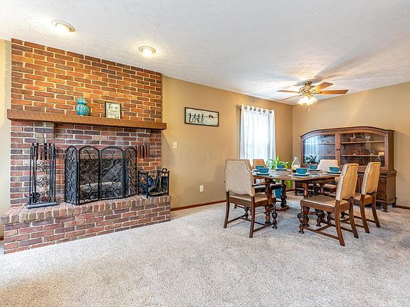 5th image of 168 Collingwood Dr