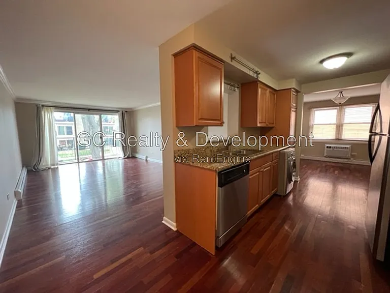 1247 E Washington St #202 — Photo 2