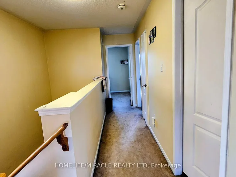 102 Whiteface Cres — Photo 13