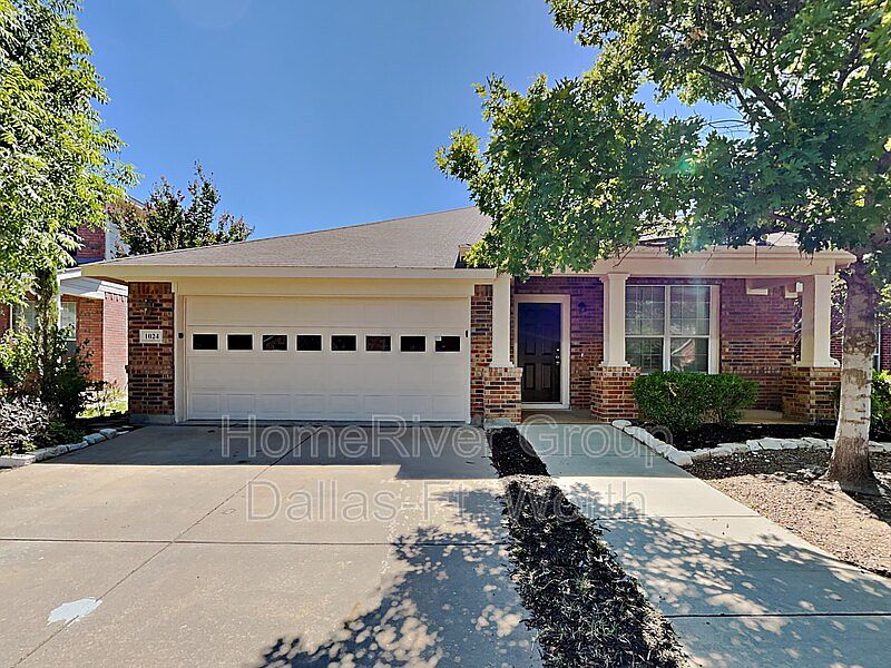 1st image of 1024 Prairie Heights Dr