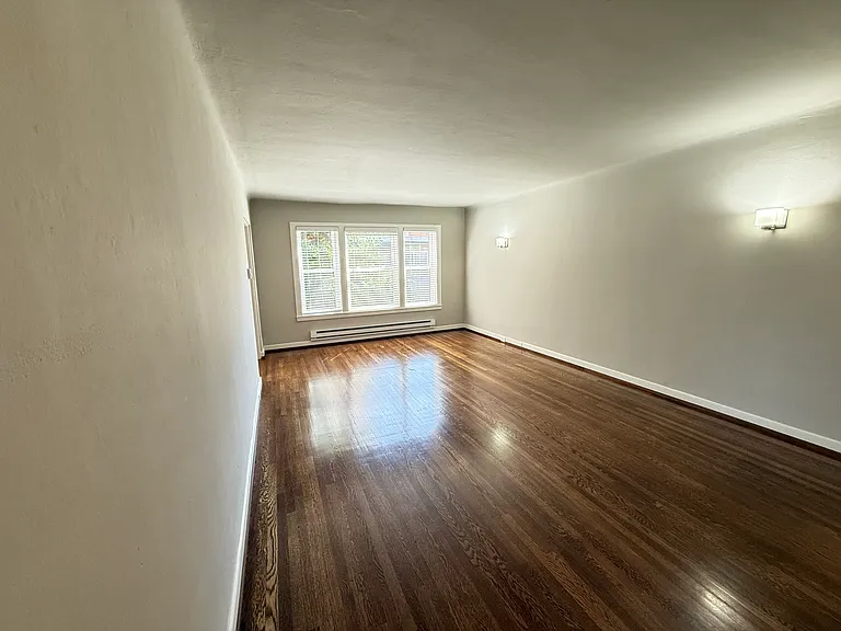 421 Summit Ave E #202 — Photo 14