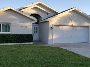 17729 Long Point Dr, Redington Shores, FL 33708
