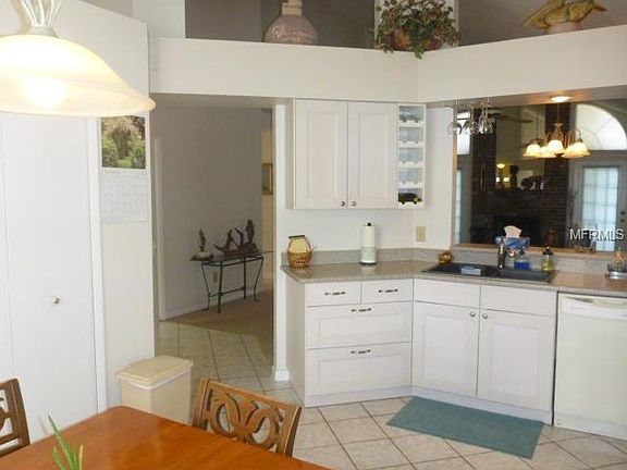 4th image of 908 Summer Lakes Dr