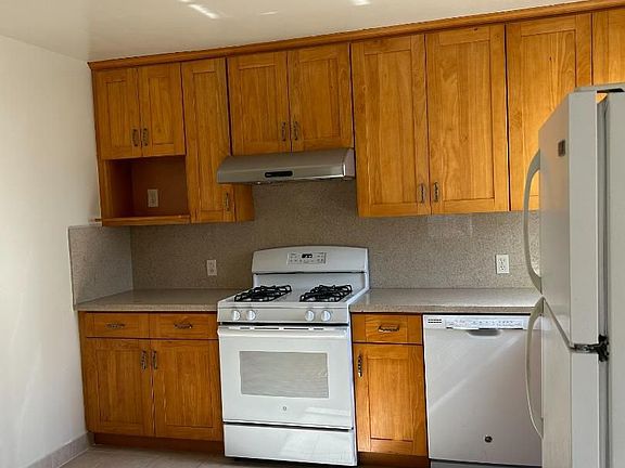 4th image of 2728 Flores St