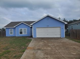 1112 S Ann St, Rockport, TX 78382