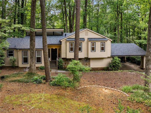 203 Concorde Way SW, Lilburn, GA 30047