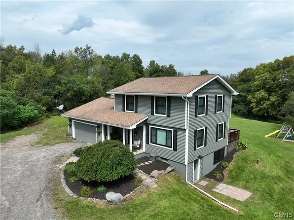 652 Markham Hollow Rd, Tully, NY 13159