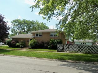 18716 Bernadine St, Lansing, IL