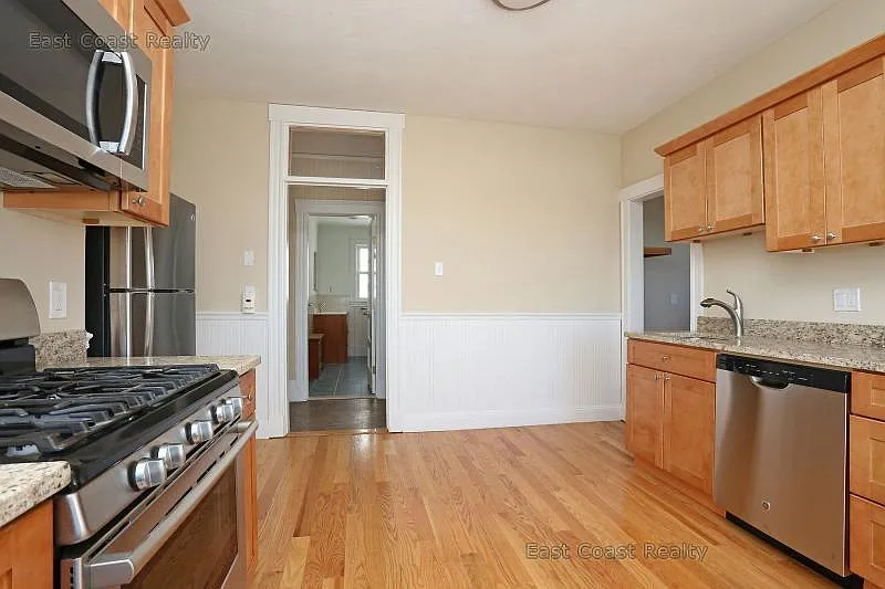 1 Orient Ave — Photo 4