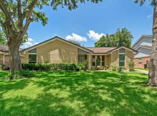 16010 Alta Mesa Dr, Houston, TX 77083