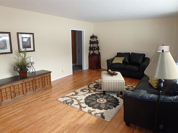 2nd image of 16269 Shamrock Dr