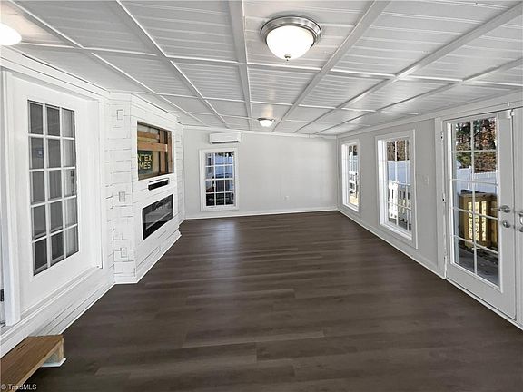 3rd image of 4489 Westhill Pl