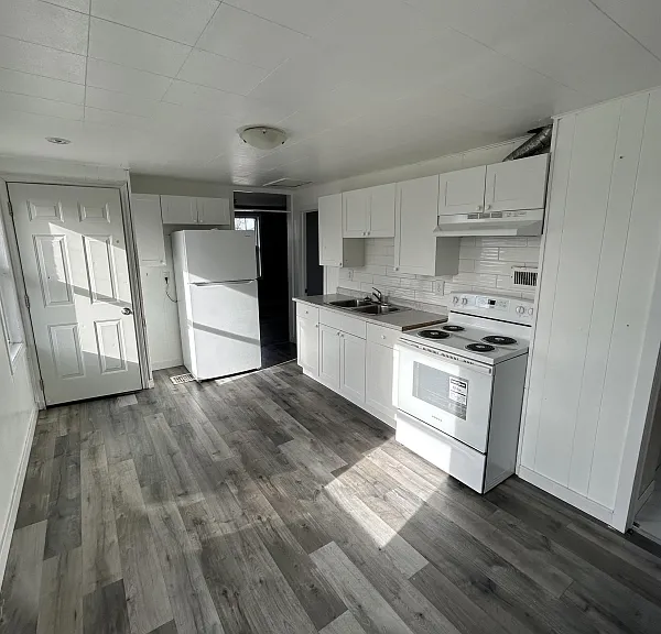 294 Frood Rd #2 — Photo 2