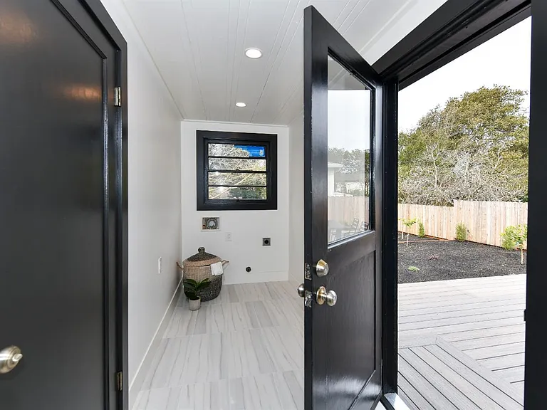 1509 Banks Ave — Photo 32