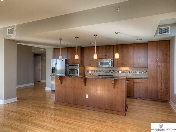 2nd image of 555 Riverfront Plz APT 901