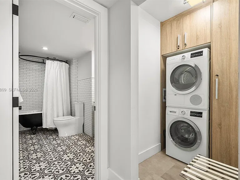 2301 Collins Ave #1533 — Photo 24