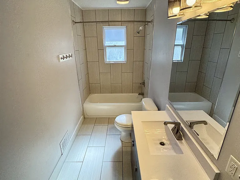 522 Indiana St — Photo 6