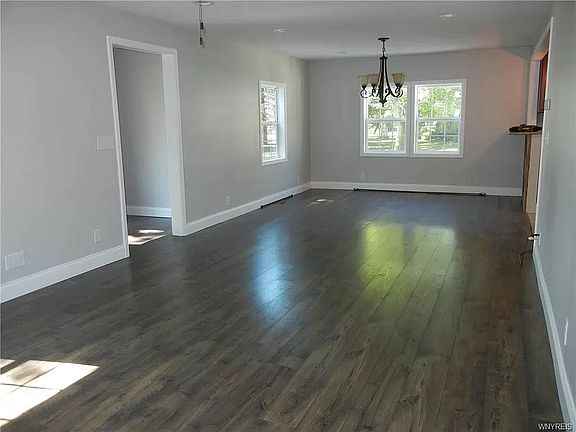 5th image of 530 Aurora St