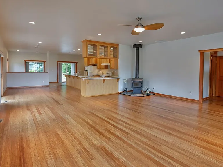 2385 Lake Forest Dr — Photo 13