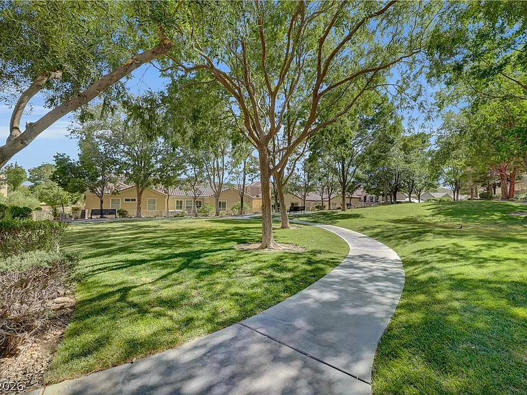 12052 Hathaway Pines Ln — Photo 56