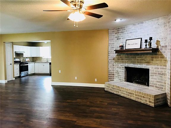 4th image of 319 Bowles Ct