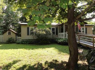 12 Chestnut St, Schaghticoke, NY 12154