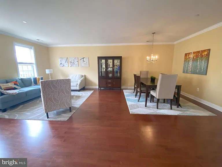 303 Admirals Way — Photo 5