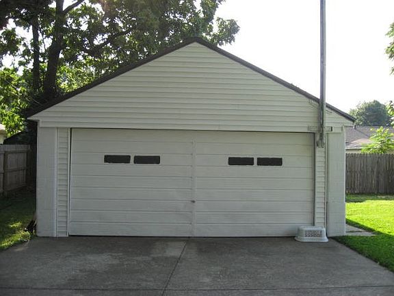 2nd image of 1110 S Dexter Ave