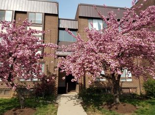 112 Roberts Ln APT 201, Alexandria, VA 22314