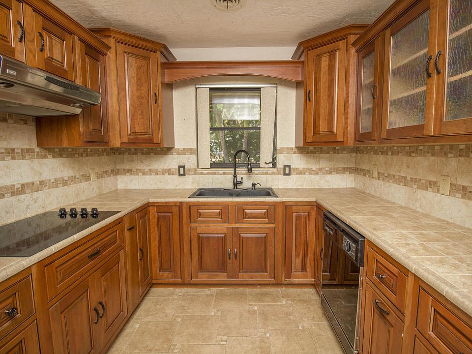 1st image of 535 Cinnamon Dr