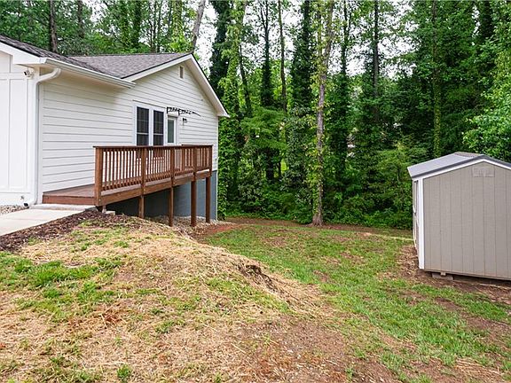 4th image of 1563 Brannon Cir SW