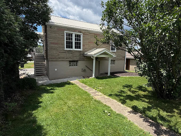 420 Sewickley St — Photo 1
