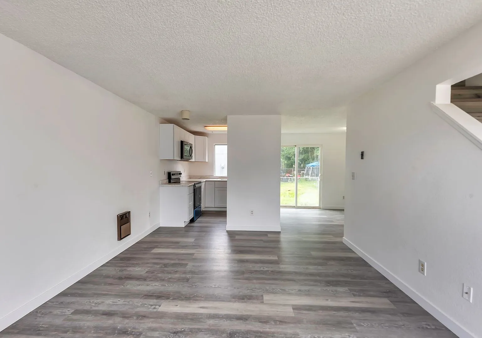 1702 C St SE #B — Photo 2