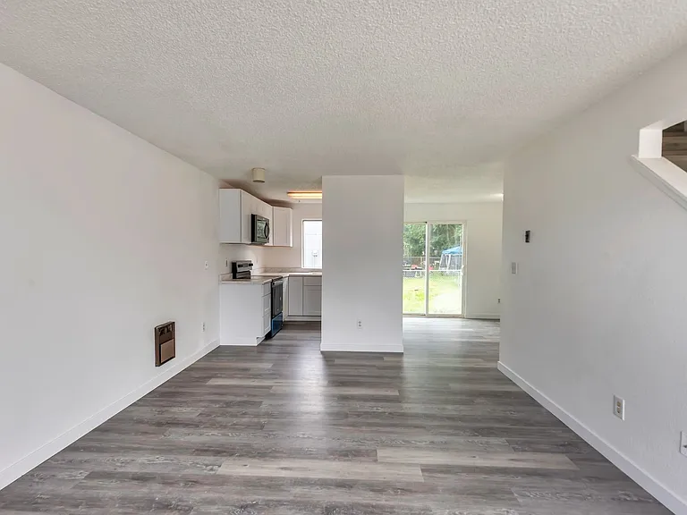 1702 C St SE #B — Photo 2