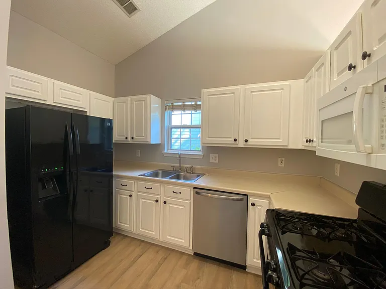 4453 Grove Dr NW — Photo 10