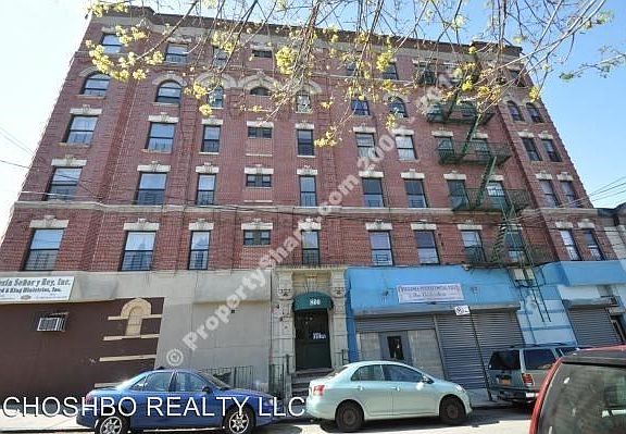 5th image of 800 E 160th St APT 4D